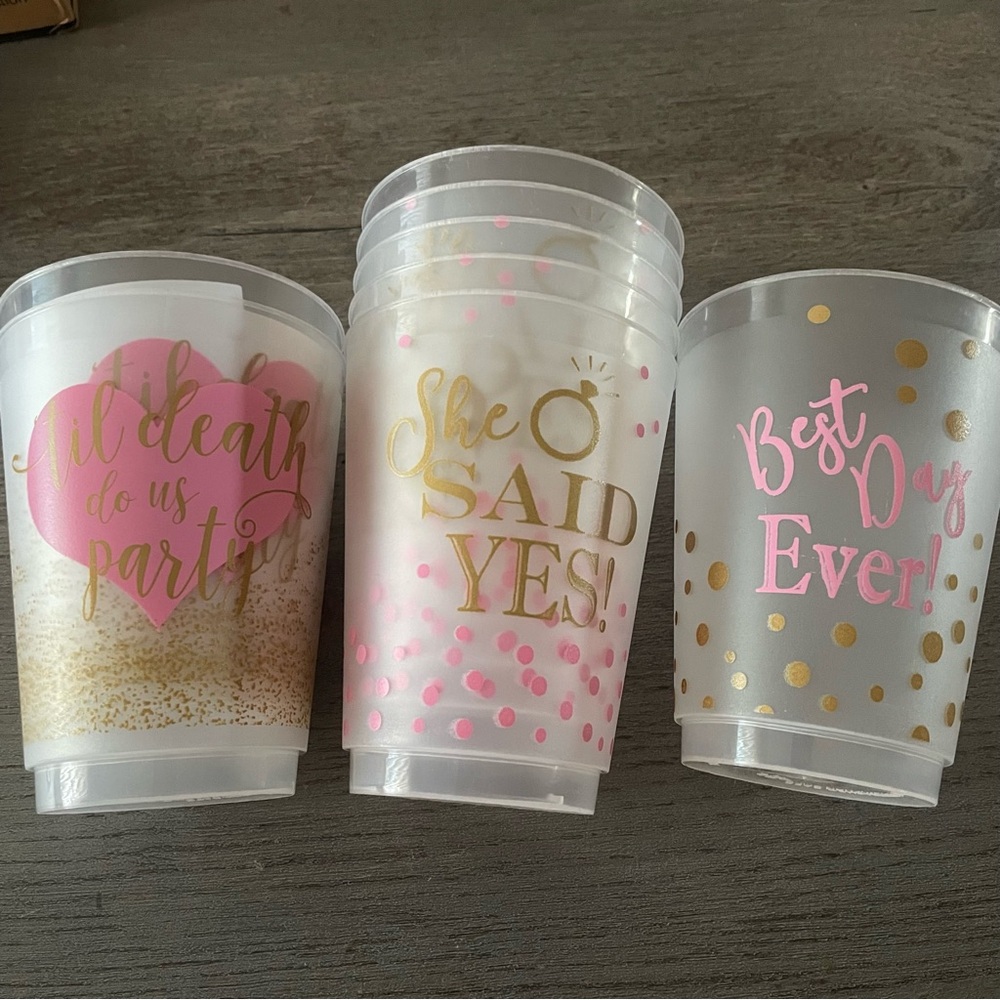 NWOT Set of 8 Gold and Pink Bachelorette Party Cups